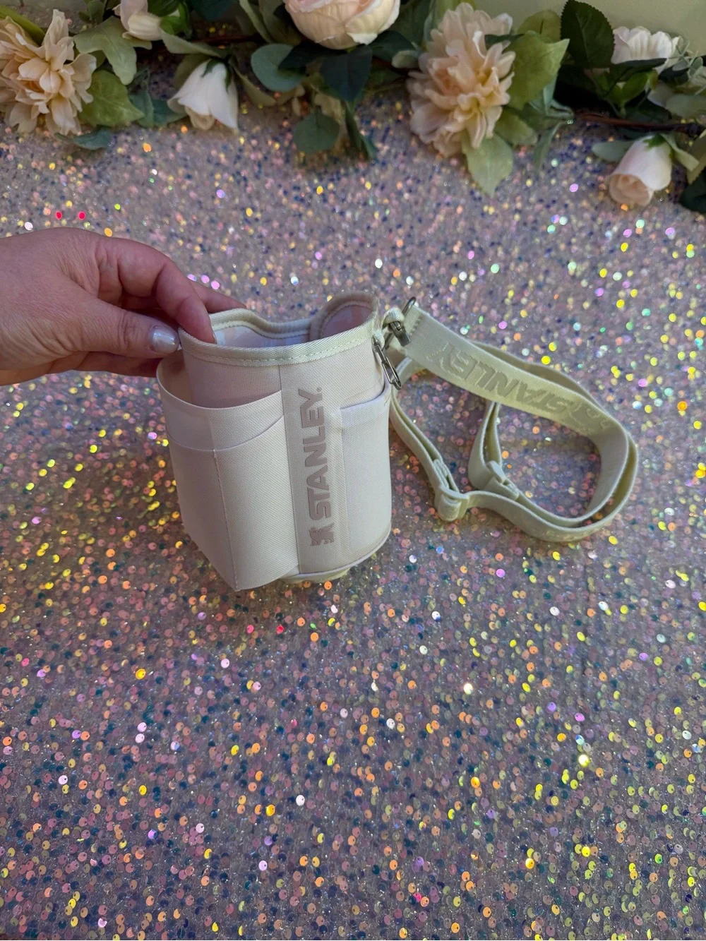 Stanley The All Day 40 OZ Quencher Carry-All in “Rose Quartz” - NWOT - Picture 5 of 10